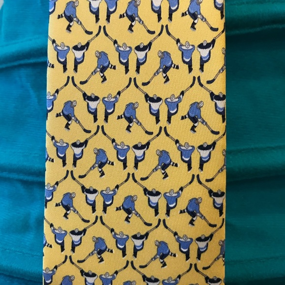 Men’s Ferragamo Tie - Picture 2 of 7